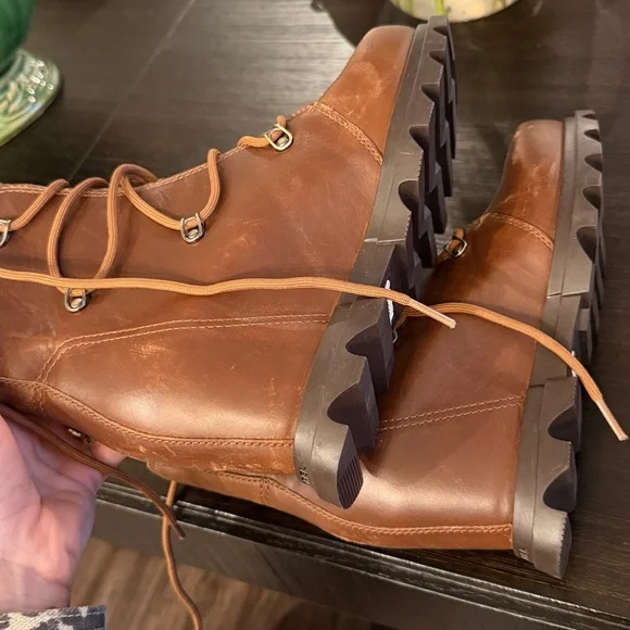 Brand new Sorel Chestnut Lace-Up Leather boots - Picture 4 of 5